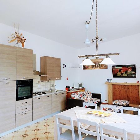 Casa Vacanze Sole E Mare Teulada Exteriör bild